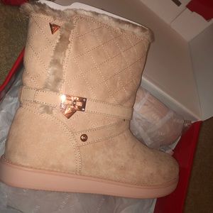 Guess boots